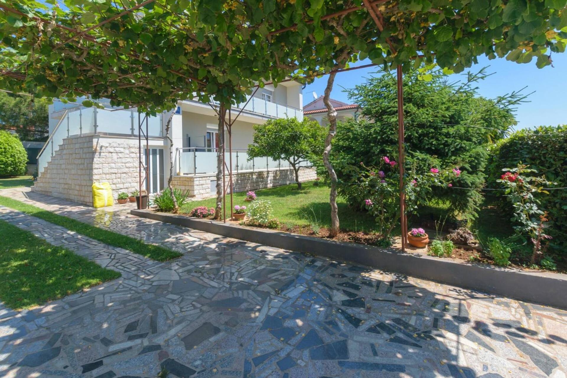 Family House With 2 Apartments - Irma Medulin Exterior foto